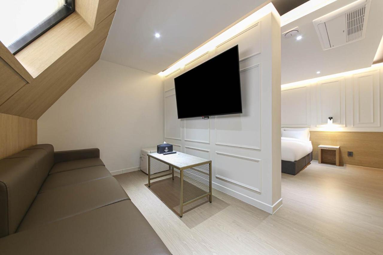 Brown Dot Hotel Pyeonghwa Plaza Mokpo Exterior foto